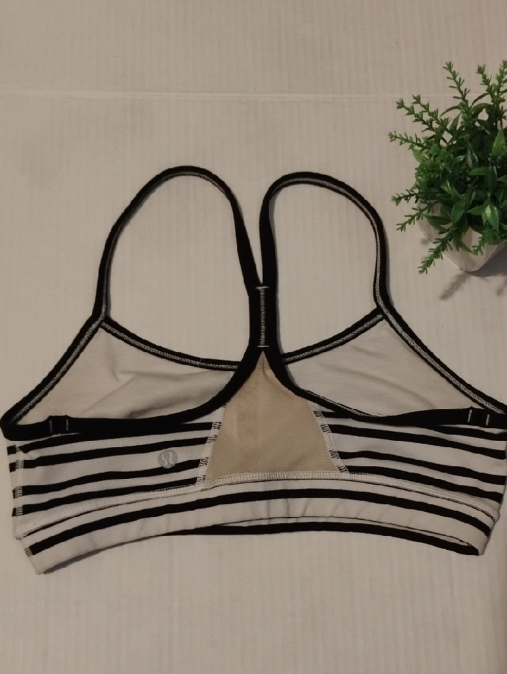 lululemon athletica Flow Y Bra. Black & White in color. Womens size 4.